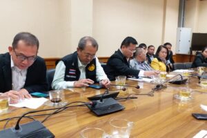 ผู้ว่าฯบึงกาฬประชุมหน่วยงานที่เกี่ยวข้องและนายอำเภอแก้ไขปัญหาของประชาชน