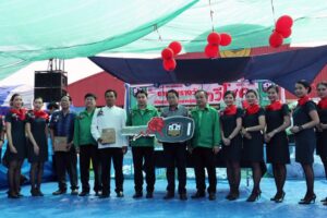ธกส.จับรางวัลเงินฝากออมทรัพย์ทวีโชค ครั้งที่ 2
