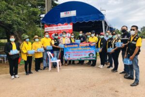 ชมรมกำนันผู้ใหญ่บ้านอำเภอเซกา จังหวัดบึงกาฬ ร่วมสนับสนุนน้ำดื่มให้กับด่านคัดกรองโรคในพื้นที่ พร้อมขอบคุณเจ้าหน้าที่ทุกคนที่ร่วมปฏิบัติงานด้วยกันอย่างไม่รู้จักเหน็ดเหนื่อย