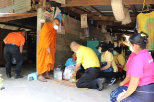 วัฒนธรรมจังหวัดบึงกาฬ ลงพื้นที่ชุมชนคุณธรรม เพื่อช่วยเหลือประชาชนที่ได้รับผลกระทบจากการระบาดของโรคโควิด-19 ส่งเสริมความรัก ความสามัคคี และการมีไมตรีที่ดีต่อกัน