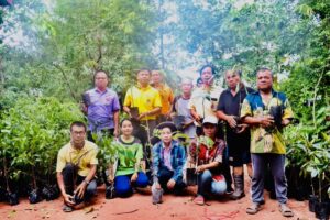 จังหวัดบึงกาฬ สนับสนุนพันธุ์ไม้ผล-ไม้ยืนต้นแก่เกษตรกร ตามโครงการส่งเสริมระบบวนเกษตรในเขตปฏิรูปที่ดิน