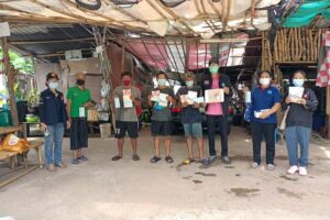 อำเภอบึงโขง ผู้นำชุมชน หมอ อสม. ร่วมกิจกรรมรณรงค์ เคาะประตูบ้านต้านโควิด พิชิตไข้เลือดออก