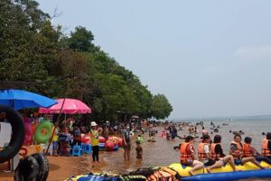 หาดคำสมบูรณ์ จ.บึงกาฬ หรือบางแสนอีสานคึกคักมากที่สุดในรอบ3ปี